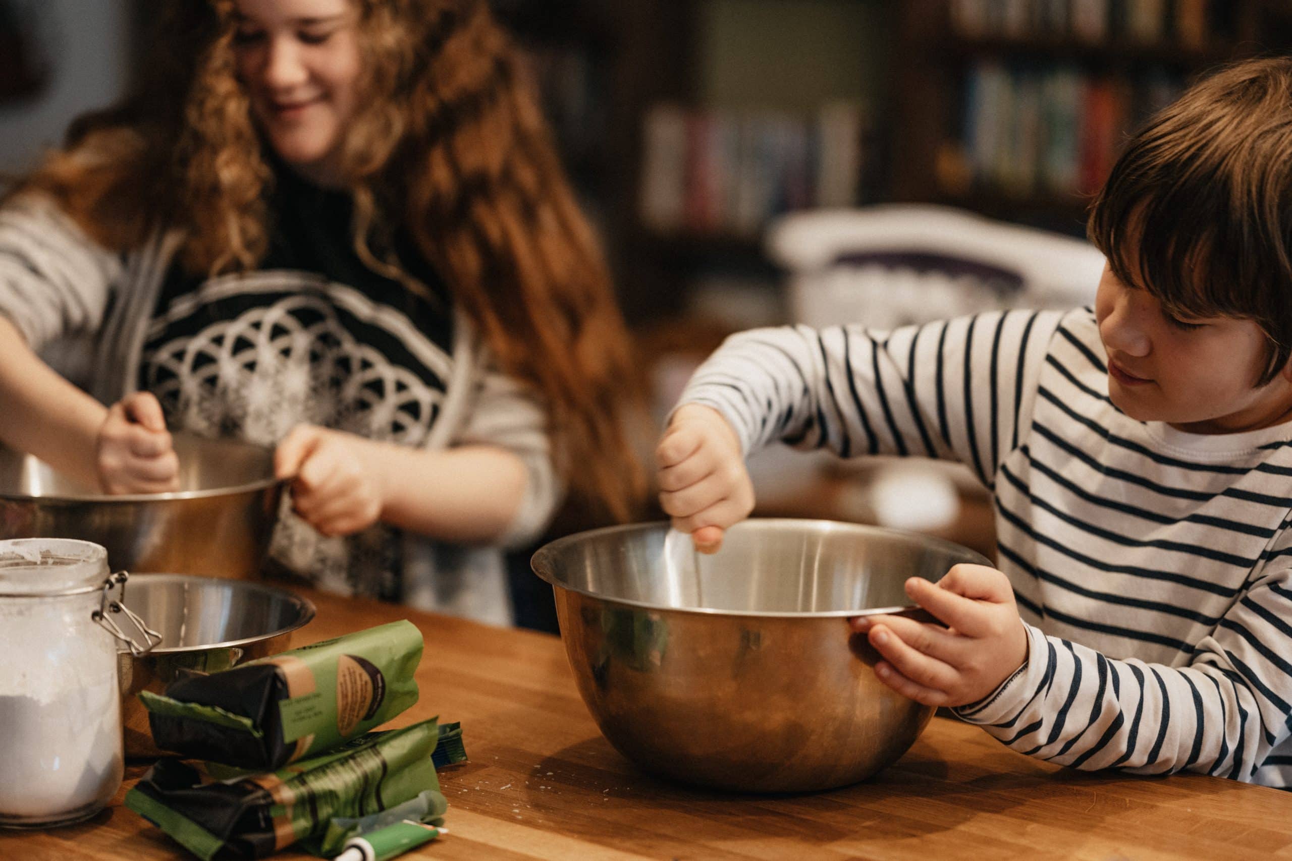 Réalisez un gâteau dans un atelier parent-enfant