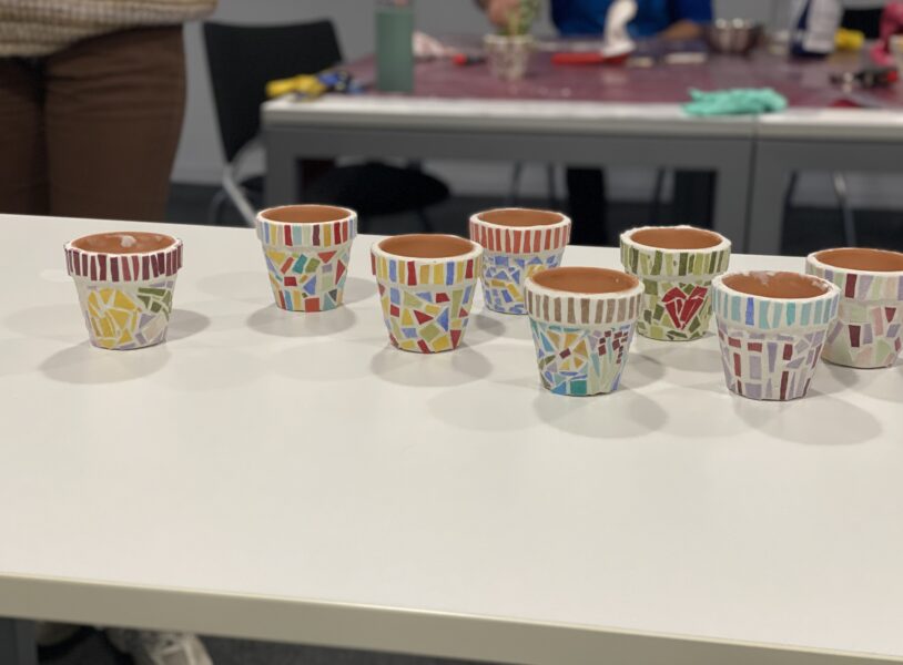 pot-de-fleur-en-mosaique-atelier-artisanat-grenoble-fabrikable